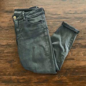 American Eagle Gray Legging Crop